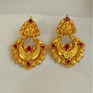 The Jashvi Silver Chandbali Earrings